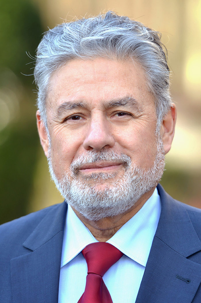 Dr. Julio Aspiazu